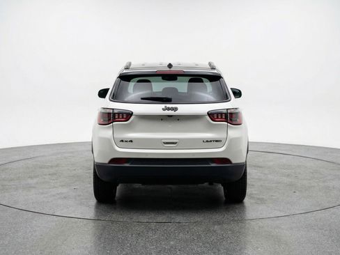Used 2025 Jeep Compass Trailhawk AWD/4WD image 7