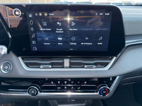 Used 2025 Chevrolet Equinox LT w/ Safety and Technology Package image 19