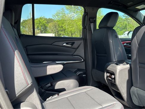New 2026 Chevrolet Traverse Z71 w/ Enhanced Driving Package AWD/4WD image 6