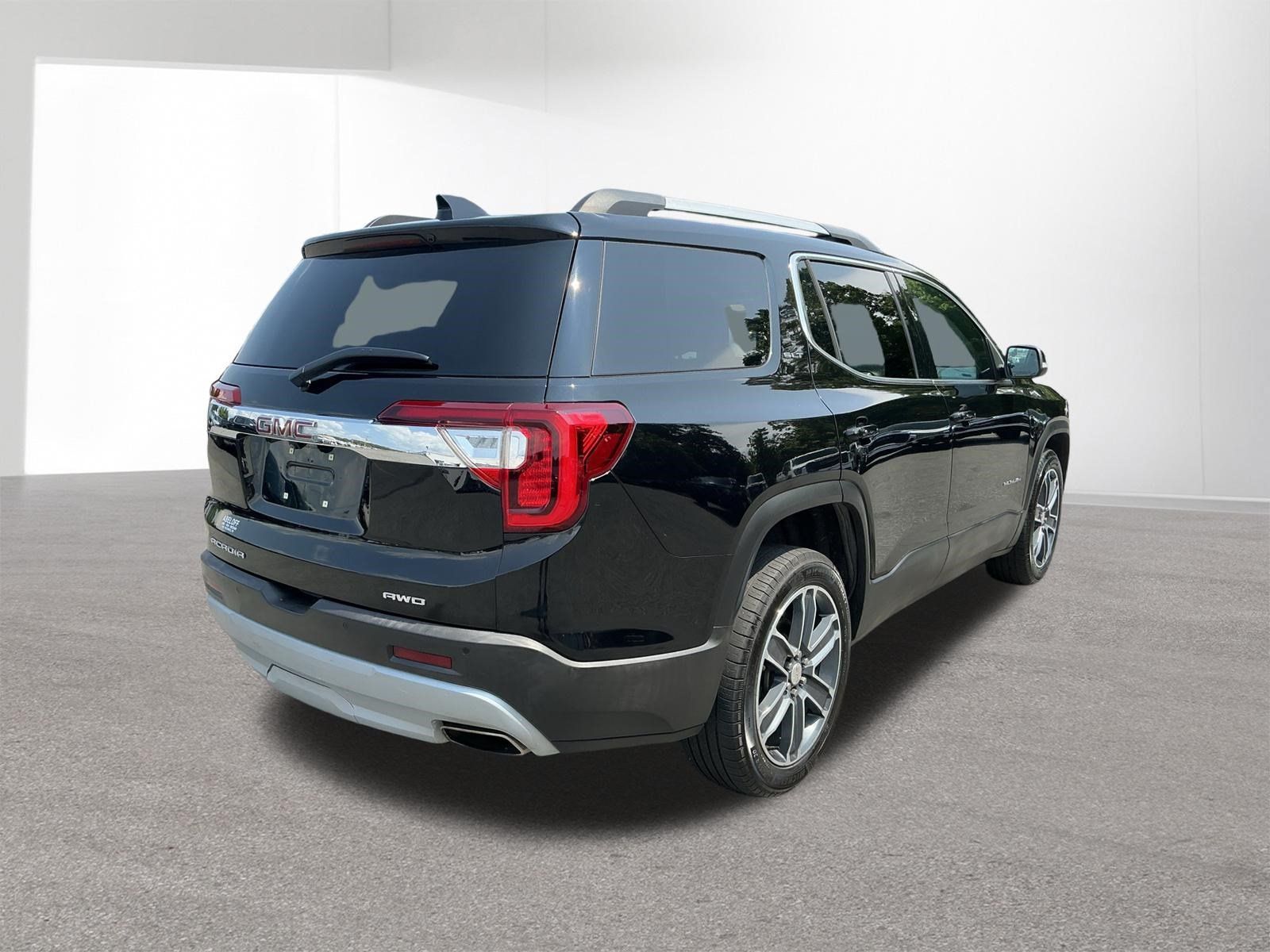 Used 2020 GMC Acadia SLT w/ Trailering Package AWD/4WD image 3