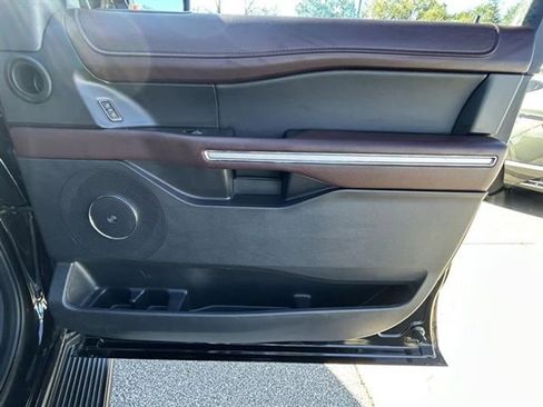 Used 2024 Ford Expedition Max Limited image 21