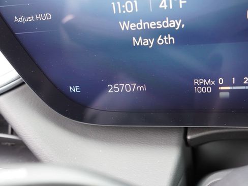 Used 2025 Buick Enclave Avenir AWD/4WD image 40
