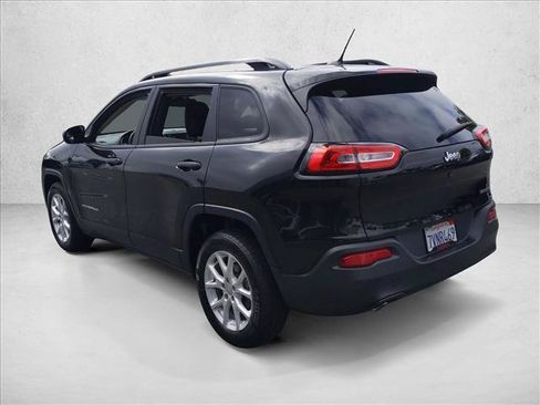 Used 2016 Jeep Cherokee Sport FWD image 8