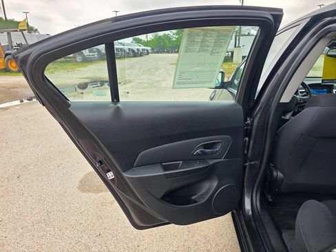 Used 2015 Chevrolet Cruze LT FWD image 18