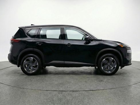 Used 2025 Nissan Rogue SV image 5