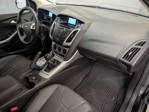 Used 2014 Ford Focus SE w/ Equipment Group 201A FWD image 6