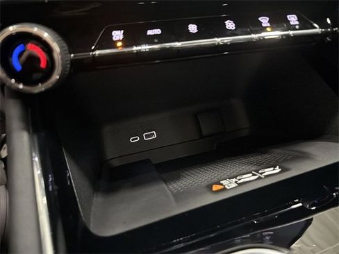 New 2026 Chevrolet Traverse RS w/ LPO, Floor Liner Package image 32