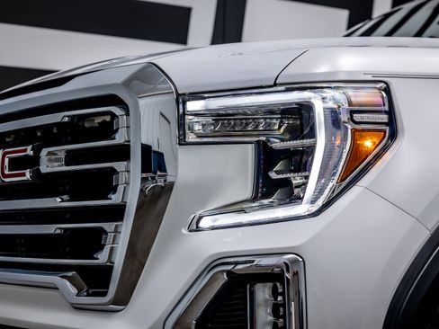 Used 2019 GMC Sierra 1500 SLT w/ SLT Premium Plus Package image 18