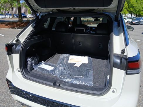 New 2026 Volkswagen Tiguan SE R-Line AWD/4WD image 22