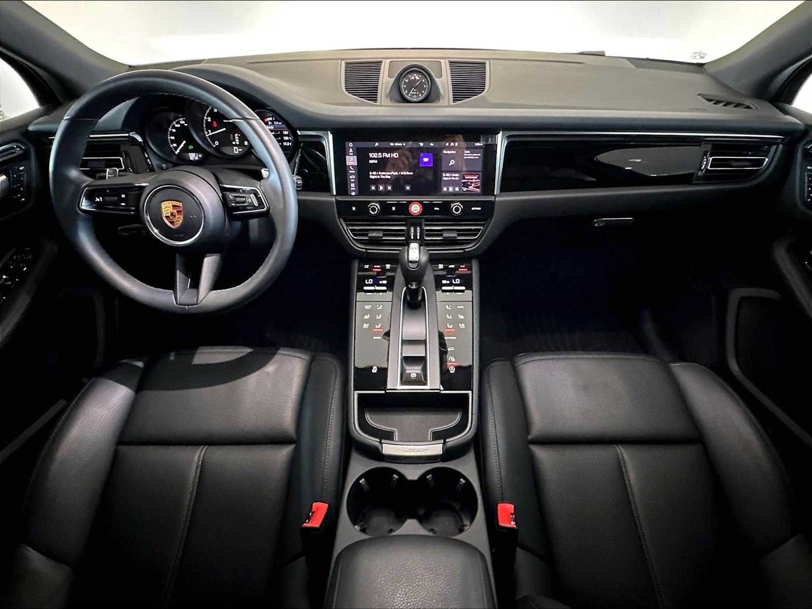 Used 2026 Porsche Macan AWD/4WD image 17