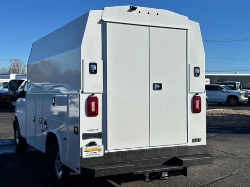 New 2024 GMC Savana 3500 w/ Power Convenience Package image 4