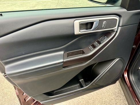 Used 2020 Ford Explorer XLT w/ Equipment Group 202A image 31