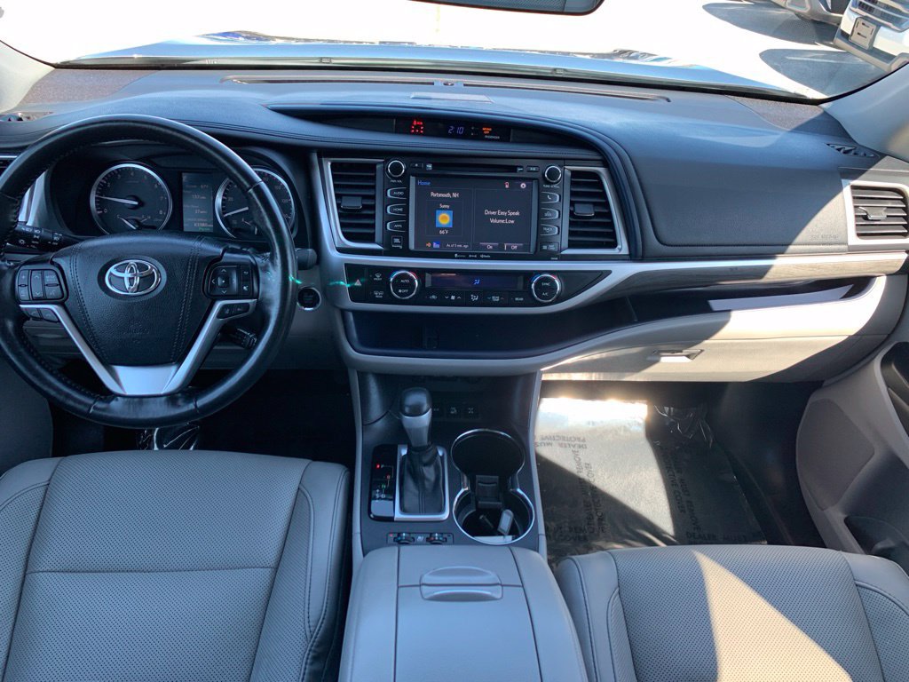 Used 2017 Toyota Highlander Limited Platinum w/ Carpet Mat Package AWD/4WD image 8