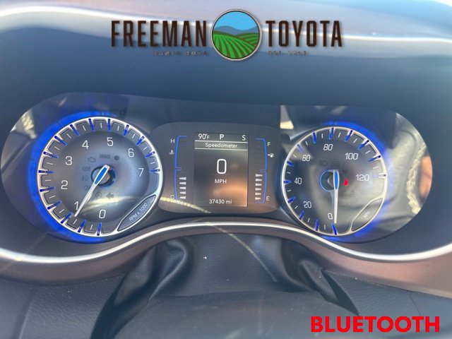 Used 2022 Chrysler Voyager LX FWD image 8