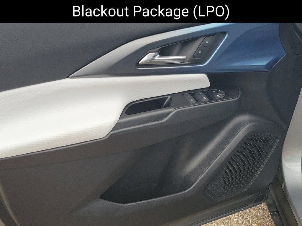 Certified 2024 Chevrolet Equinox EV LT w/ LPO, Trailering Package FWD image 9
