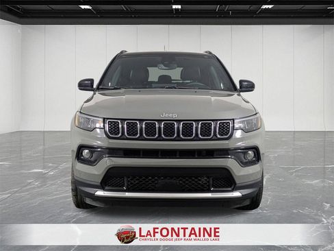 Certified 2023 Jeep Compass Limited image 8