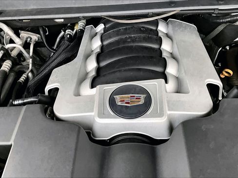 Used 2020 Cadillac Escalade Premium Luxury RWD image 32