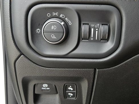 Used 2021 RAM 1500 Limited AWD/4WD image 15