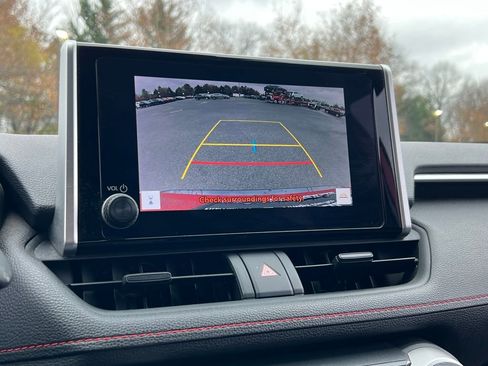 Used 2023 Toyota RAV4 SE image 31