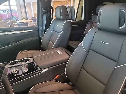 Used 2026 Cadillac Escalade Sport w/ Touring Package image 9