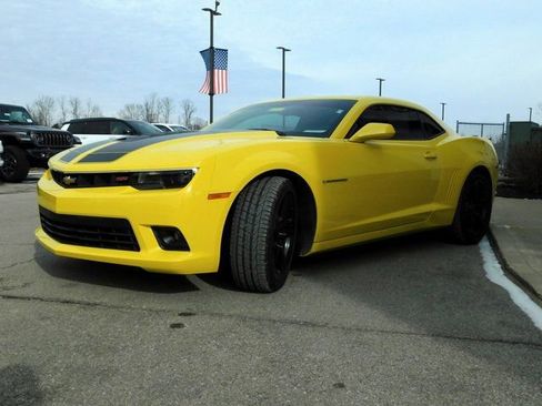 Used 2014 Chevrolet Camaro SS w/ RS Package image 4