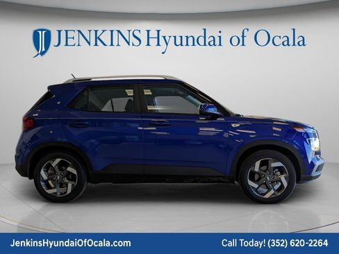 New 2025 Hyundai Venue Limited image 2