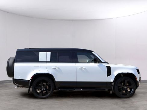 New 2025 Land Rover Defender 130 V8 image 4