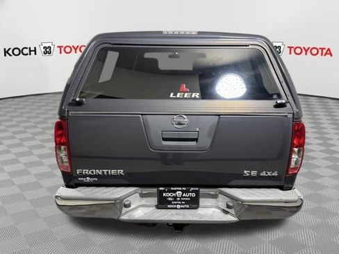Used 2010 Nissan Frontier SE image 6