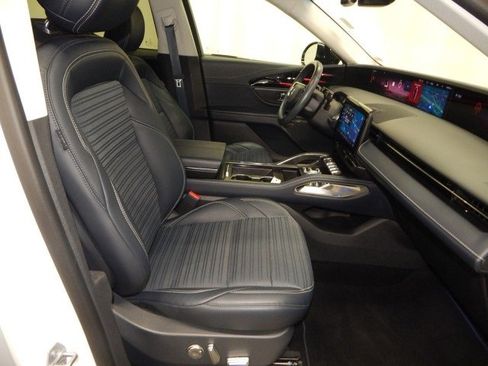 Used 2024 Lincoln Nautilus Reserve w/ Equipment Group 202A image 18