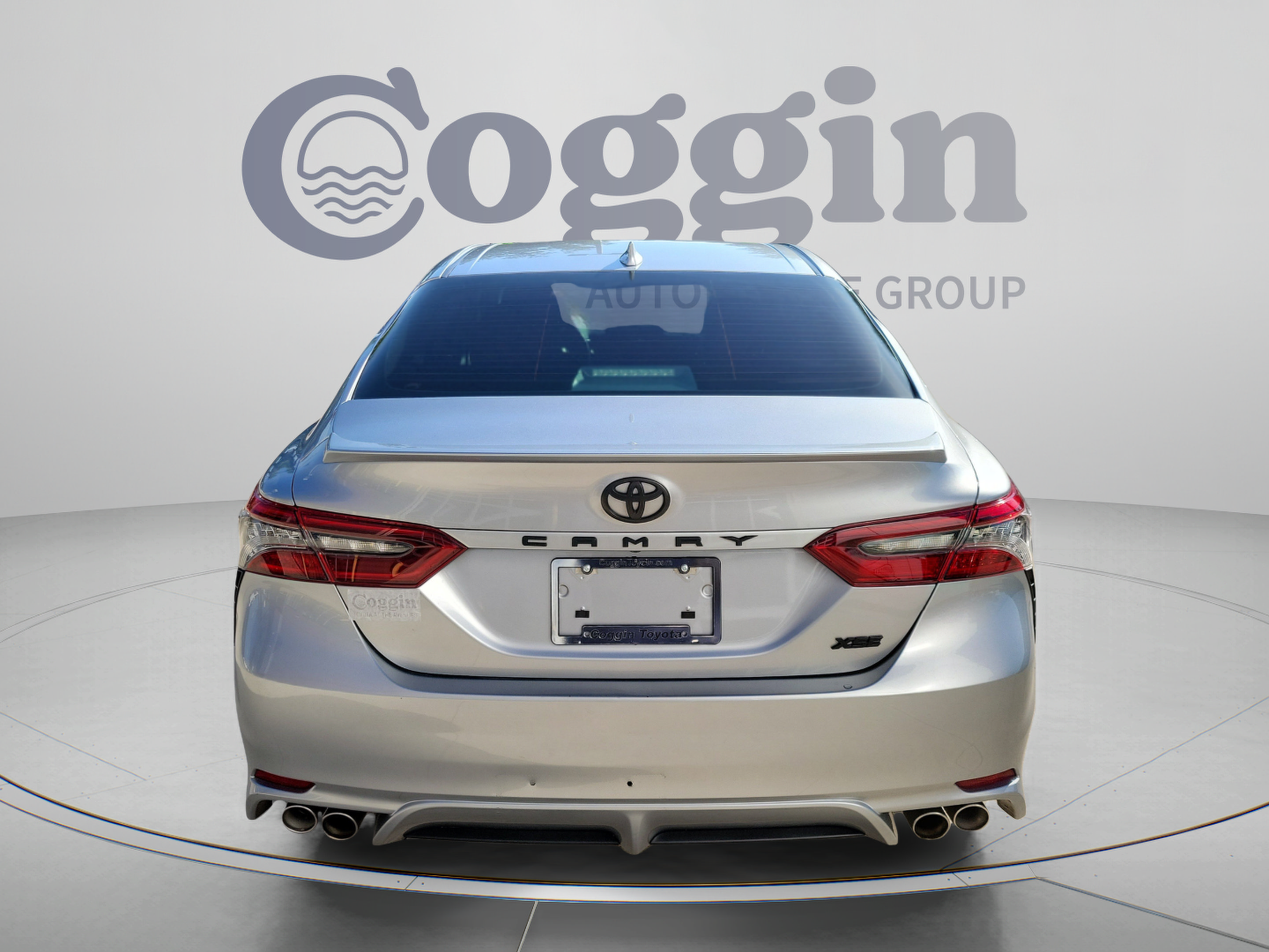 Used 2022 Toyota Camry XSE FWD image 3