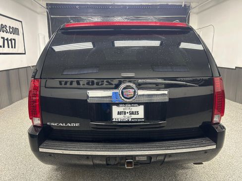 Used 2007 Cadillac Escalade AWD w/ Information Package image 5
