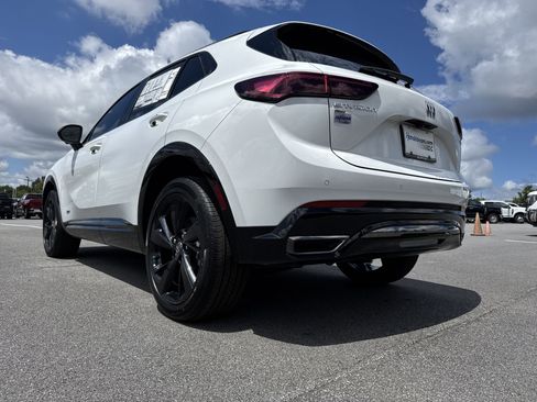 New 2025 Buick Envision Sport Touring image 8