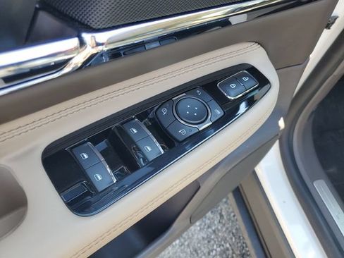 Used 2020 Lincoln Corsair Reserve w/ Appearance Package FWD image 9
