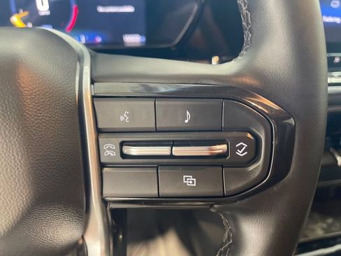 Used 2024 Chevrolet Colorado LT w/ LT Convenience Package AWD/4WD image 9