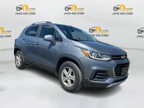 Used 2019 Chevrolet Trax LT w/ LT Convenience Package AWD/4WD image 3