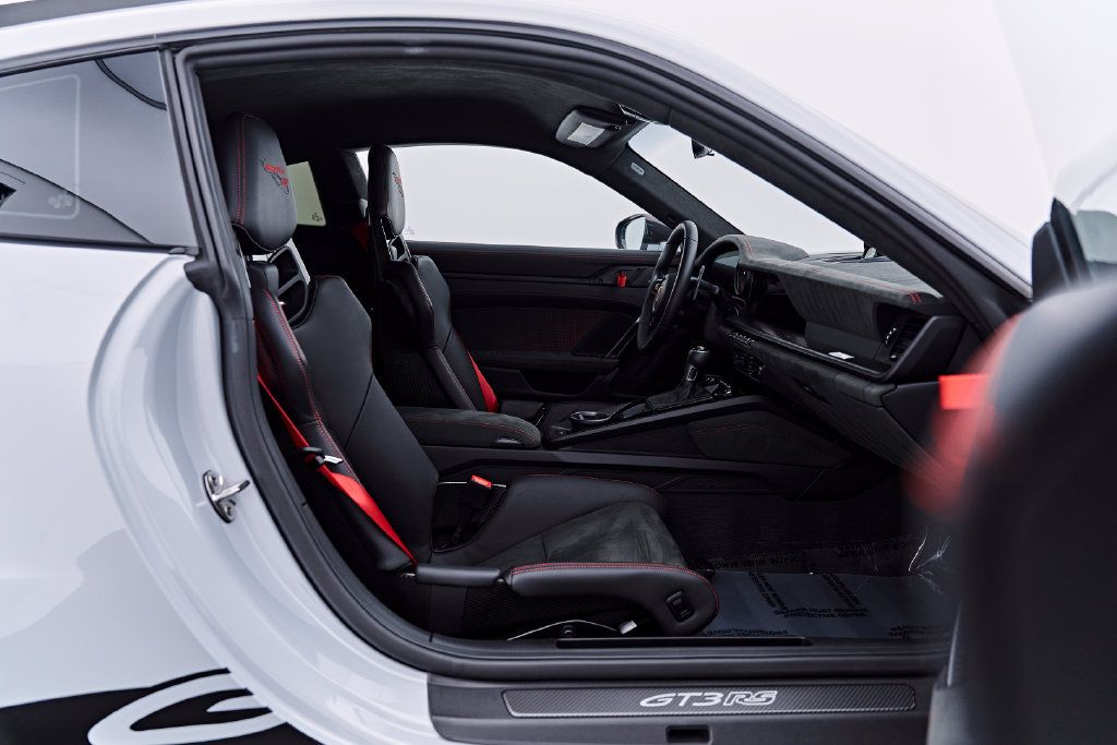 Used 2025 Porsche 911 GT3 RS RWD image 38