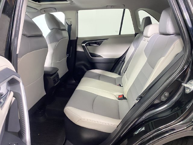 Certified 2020 Toyota RAV4 Limited w/ Limited Grade Weather Package AWD/4WD image 11