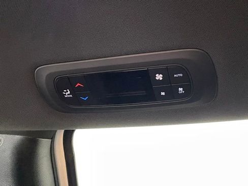 New 2025 Chrysler Voyager LX image 34