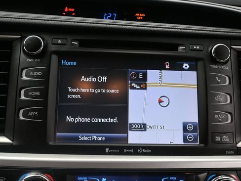 Used 2017 Toyota Highlander XLE AWD/4WD image 15