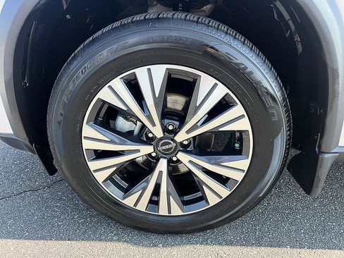 Certified 2023 Nissan Rogue SV w/ SV Premium B Package FWD image 9