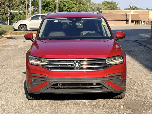 Used 2023 Volkswagen Tiguan SE FWD image 8