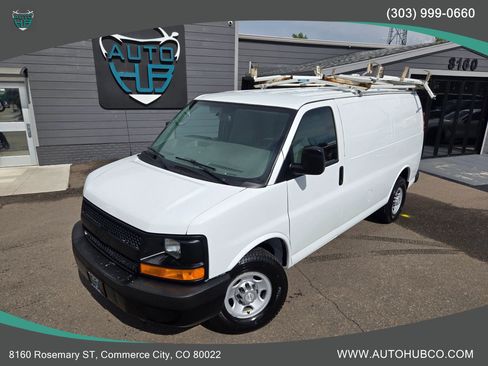 Used 2015 Chevrolet Express 3500 image 2