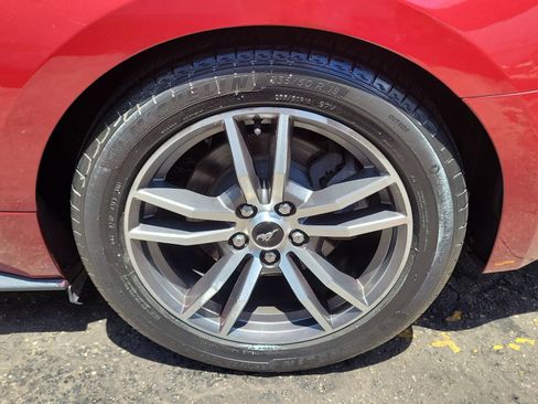 Used 2016 Ford Mustang Coupe RWD image 9