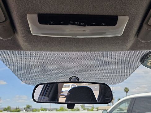 Used 2019 Nissan Kicks SV FWD image 31