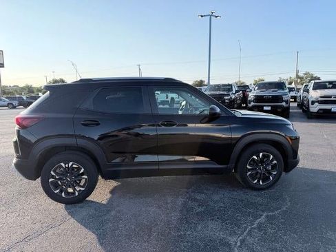 Used 2023 Chevrolet TrailBlazer LT w/ Convenience Package FWD image 6