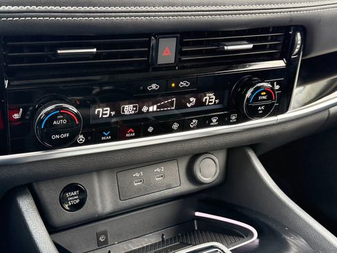 Certified 2025 Nissan Rogue SL w/ SL Premium Package image 24