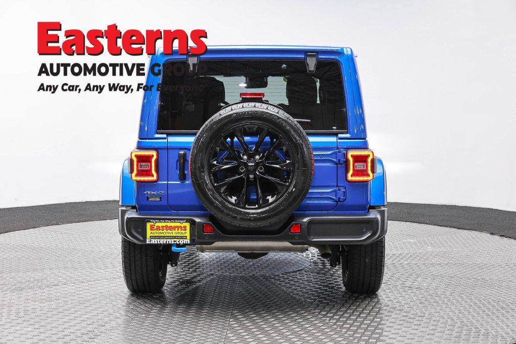 Used 2024 Jeep Wrangler Unlimited Sahara w/ Technology Group AWD/4WD image 8