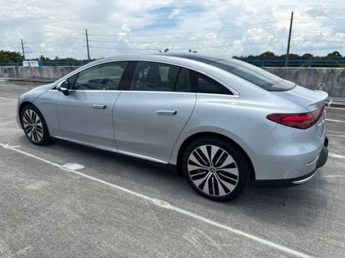 Used 2023 Mercedes-Benz EQE 500 4MATIC Sedan image 18