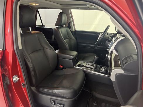 Used 2021 Toyota 4Runner Limited AWD/4WD image 21