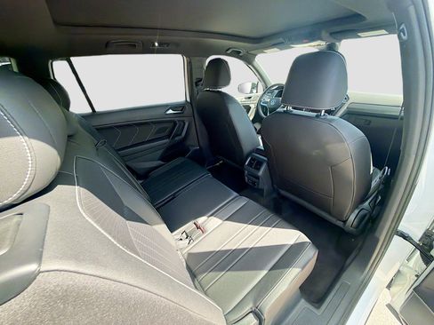 Certified 2023 Volkswagen Tiguan SE R-Line FWD image 29